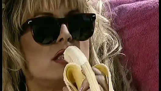 Hayallerinizdeki bu Alman orta yaşlı seksi kadın çifte sikiliyor