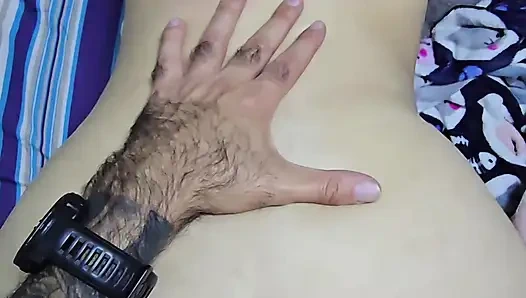 Kami suka eksibisualisme dan kami mulai bercinta di jendela