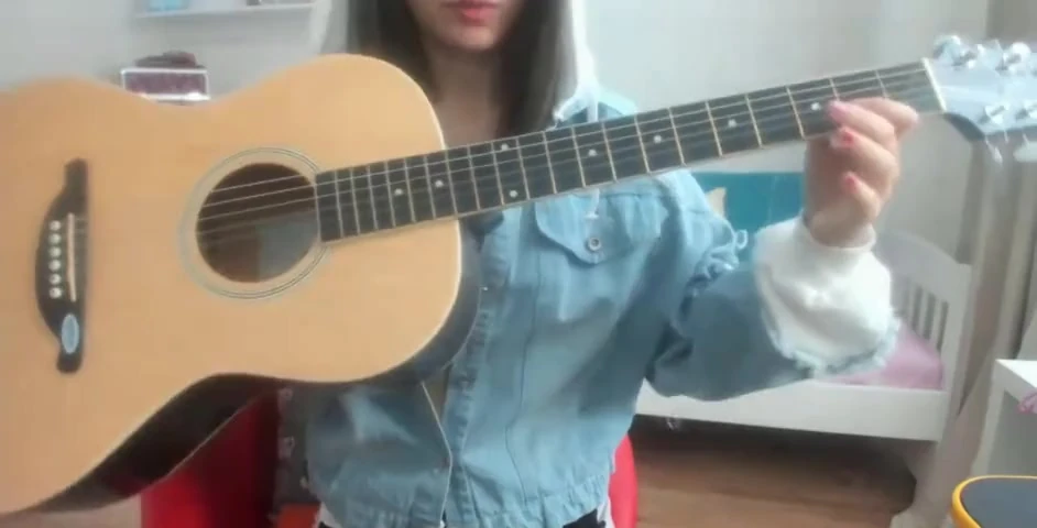 Webcam Asian Hottie in Jeans Showing Big Nipples