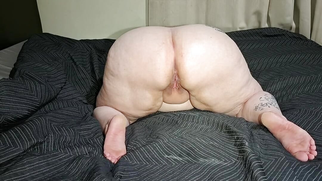 CUM WHORE rides THICK COCK REVERSE COWGIRL
