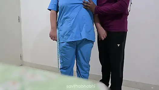 Indische krankenschwester Tina bhabhi hat sex mit schneider