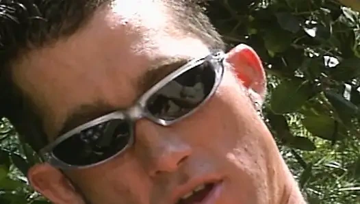 Draußen, piss trinkennde schlampe wird hart gefickt