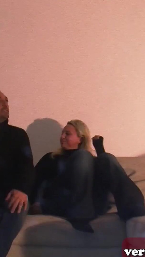 Rubia gordita hermanastra alemana milf folla con su hermanastro | Clip 1
