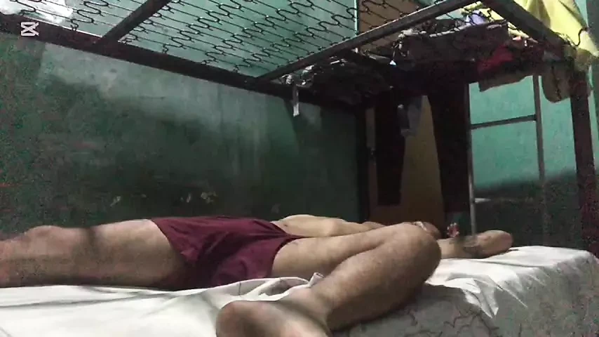 I masturbate my cock until I'm exhausted from so much jerking off - Jovenpoder