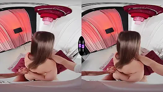 Шаловливая Amalia Davis решает утреннюю прогулку можно ждать секса с глубоким проникновением - TeenMegaWorld