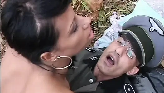 Cewek semok kulit hitam dengan toket aduhai dientot habis-habisan sama kontol besar pria kulit hitam sampai dicrot di mulut