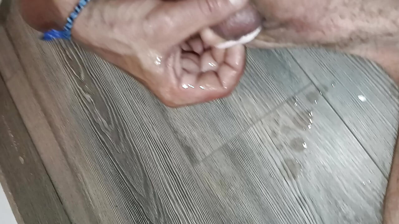 Handjob that degenerates
