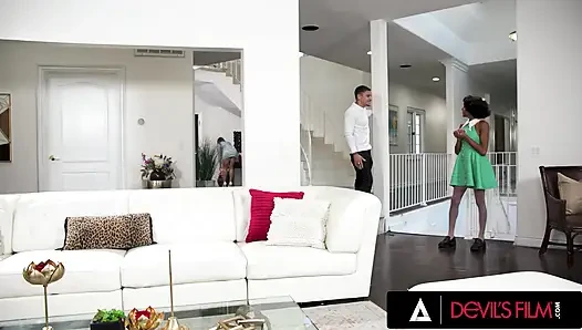 Film mesum - pramuniaga semok skylar snow menjual rumah dengan ngentot sama teman kantornya