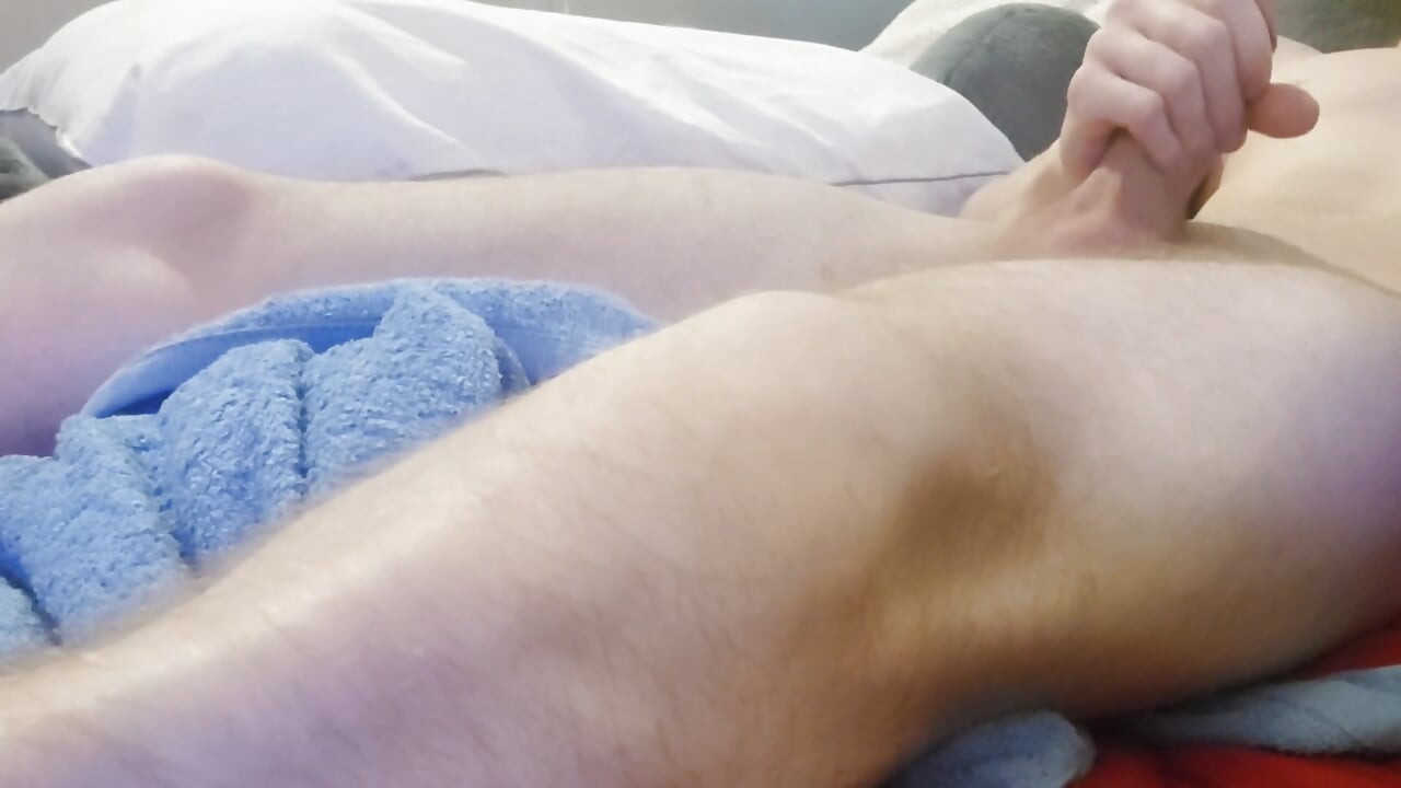 A large deformed cock squirting the hot Cargo.