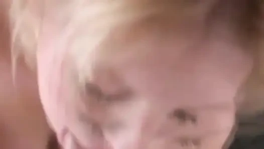 Kelsey'nin ıslak ve vahşi performansı