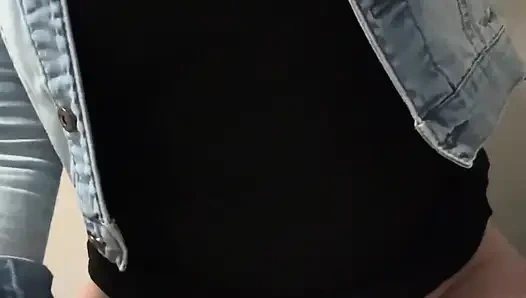 Горячая жена идет в бар и сосет учу под дождем, затем идет домой, чтобы трахнуться