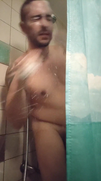 Must-see moment from "shower after fitness"