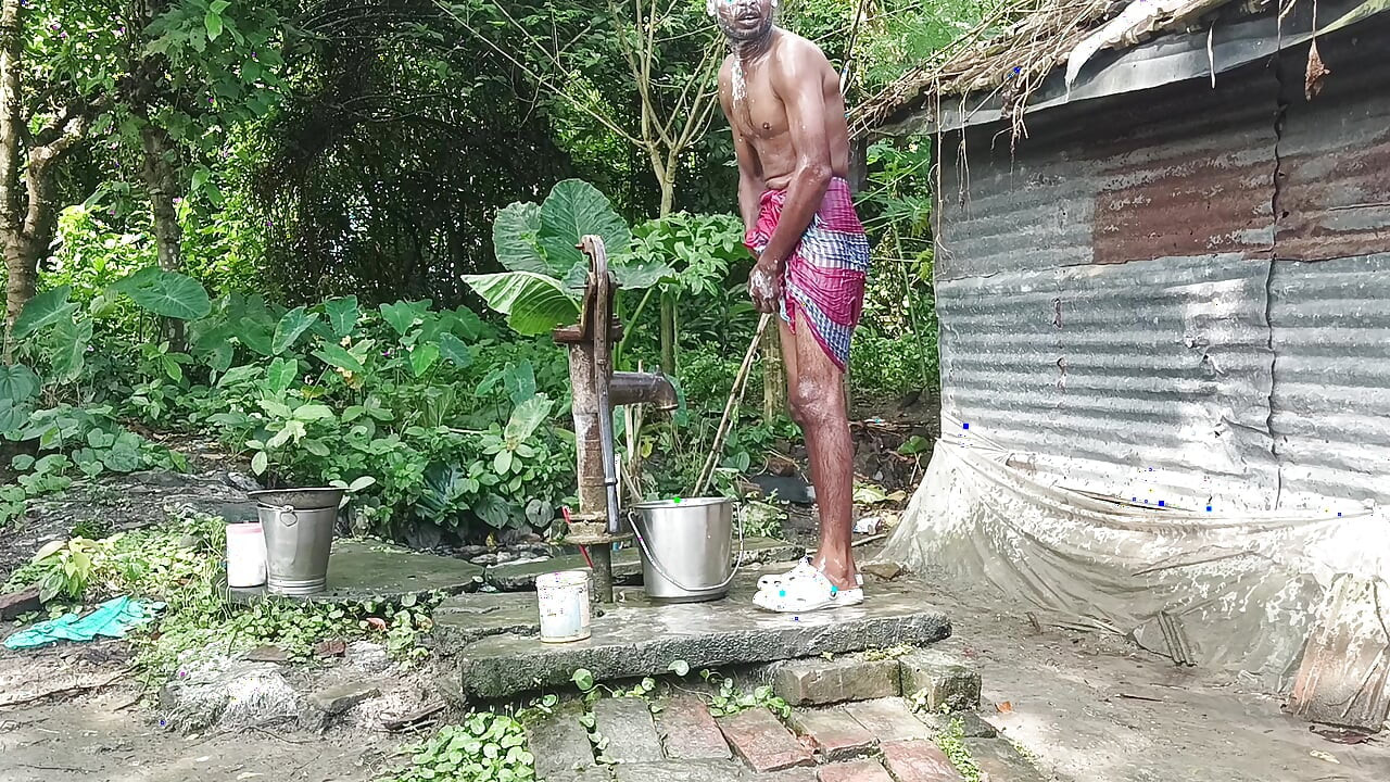 Indian mature Shower open place desi style..