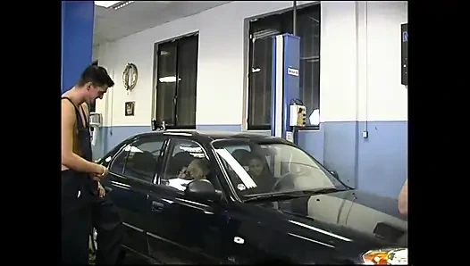 Riesiger schwanz im mund, großer schwanz in muschi, dreier