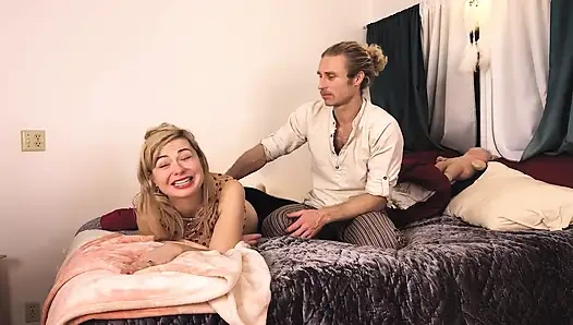 Alison Rey ile çarşaflar arasında: Michael Vegas ve Siouxsie Q | Kamera Arkası | Adult Time