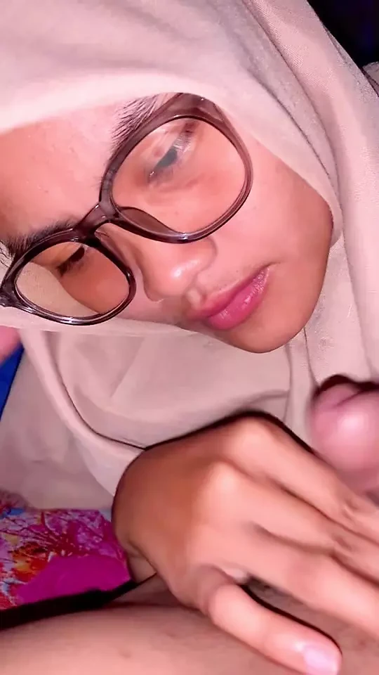 POV Sepongan brutal pacar hyper memang beda