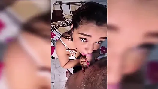 Pacarku melebarkan kakinya seperti itu; Aku pikir dia adalah pelacur di kehidupan masa lalunya