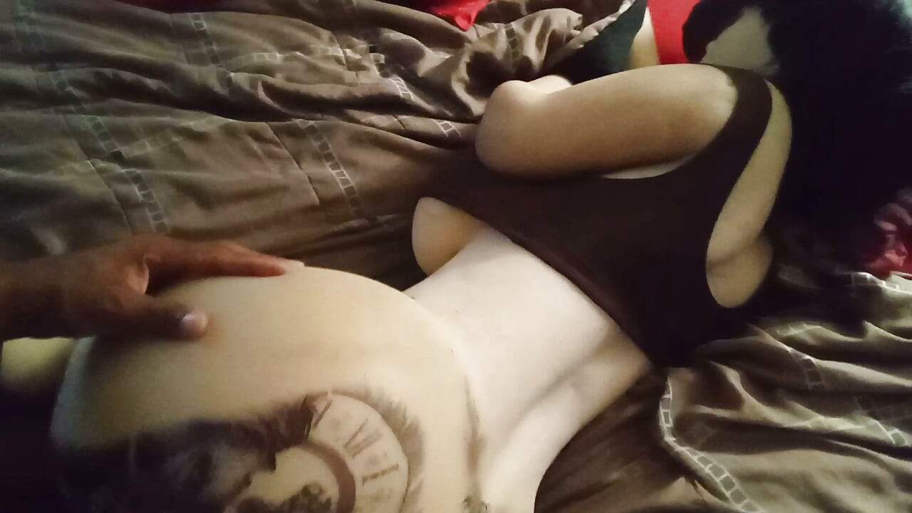 "Booty-Full " Tatted-Up, (Asian X Bunnie)...Thích bị nhét vào lỗ nhị !!