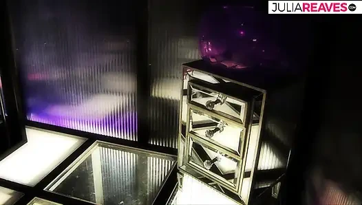 Heiße lesben mit dicken möpsen und großem dildo in der muschi masturbieren und befriedigen sich gegenseitig