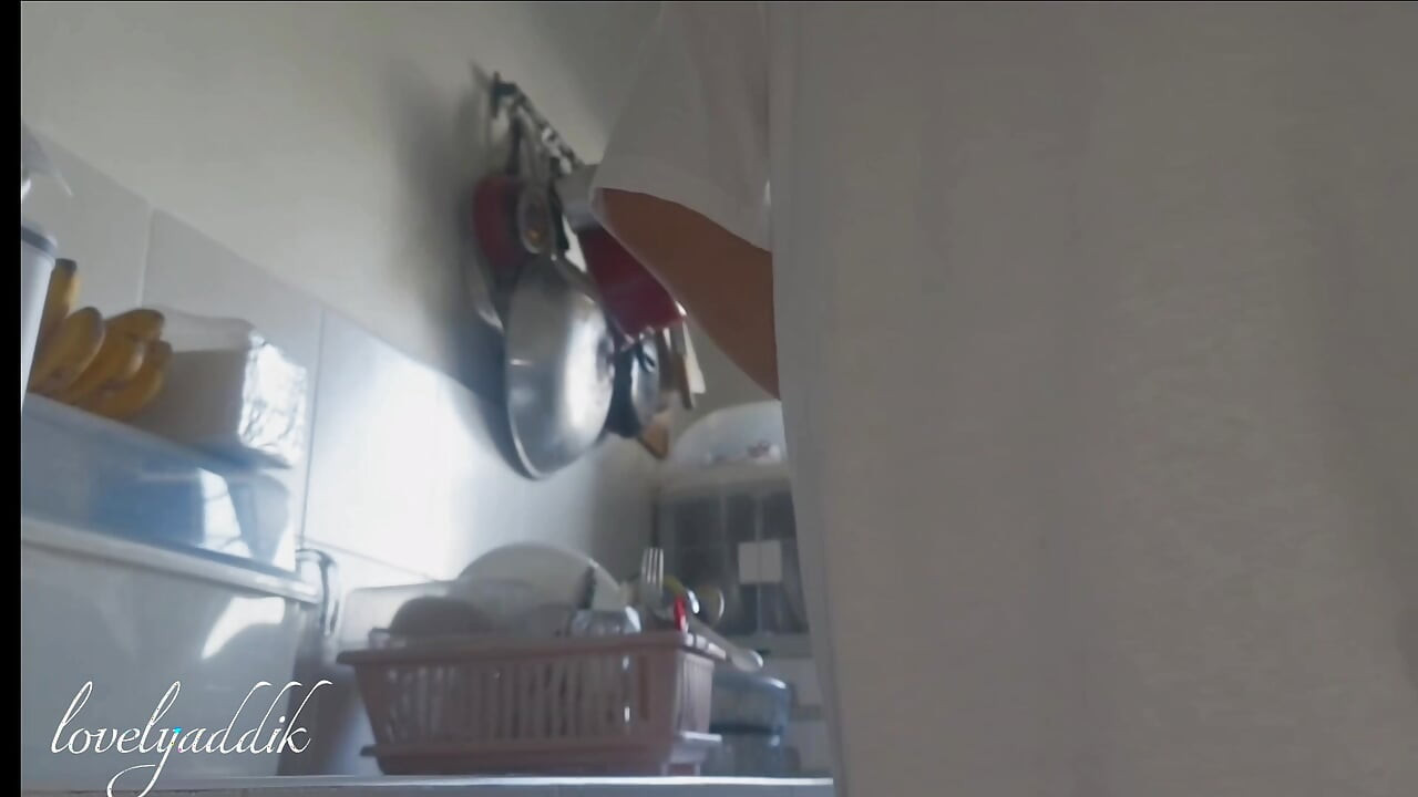 napuni moju pičku u kuhinji