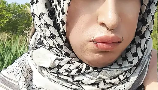 Bonnie doğa mastürbasyonu