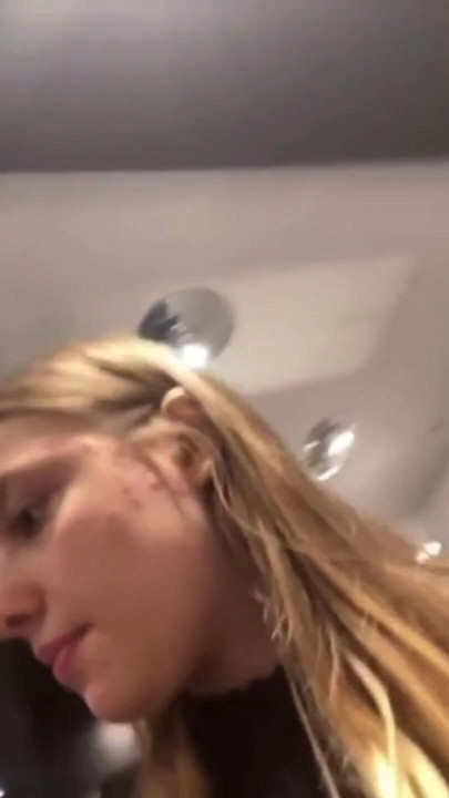 Jucielussie eating pants in public shopping | Clip 2