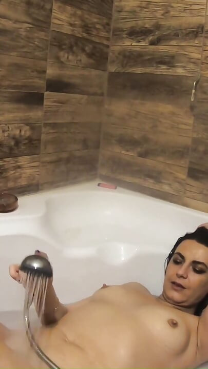 Kinky MILF Games with Mega Orgasm in Bathtub at Home