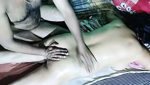 Hintli desi üvey anne genç erkek arkadaş tarafından ki masajı