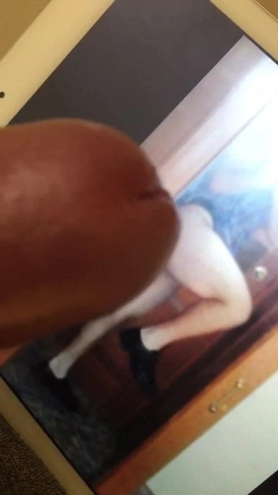 VERGA DESEANDO MIS PIERNAS