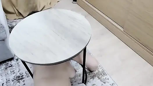 She Has an Iq of 180, but She Got Stuck on the Table