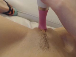 Selfie video : Girl has bought a new vibrator.