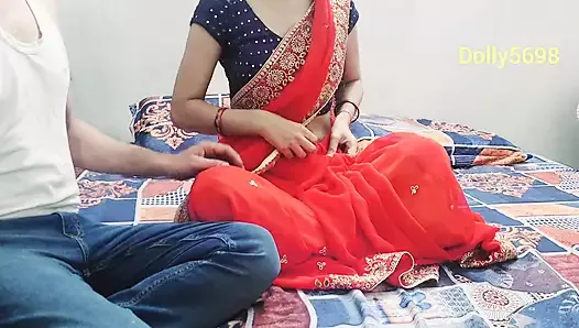 Индийская домохозяйка Deshi трахается с пиздой