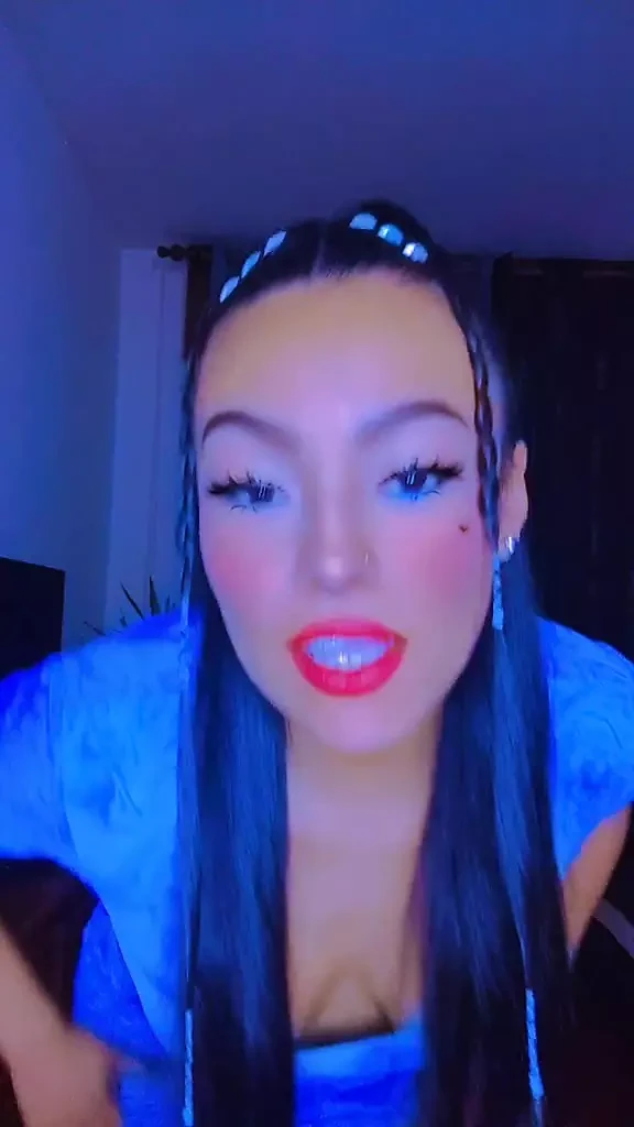 AWAK SUDAH TAHU BIRU SEKSI DAN INDAH