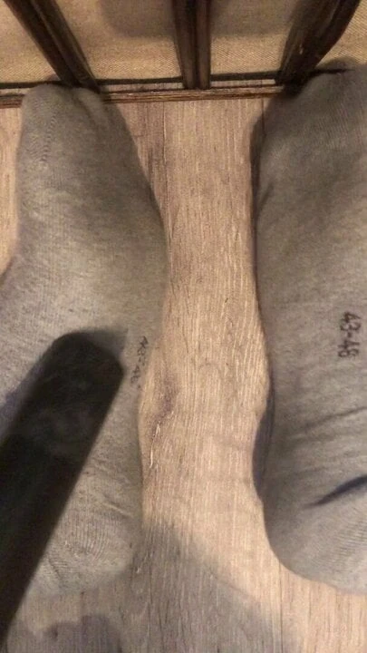 Vacuum my feet