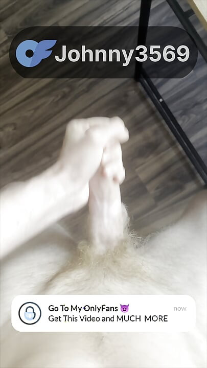 Horny Twink Jerks Off & Cums Hard on MacBook - Hairy Legs & Abs!