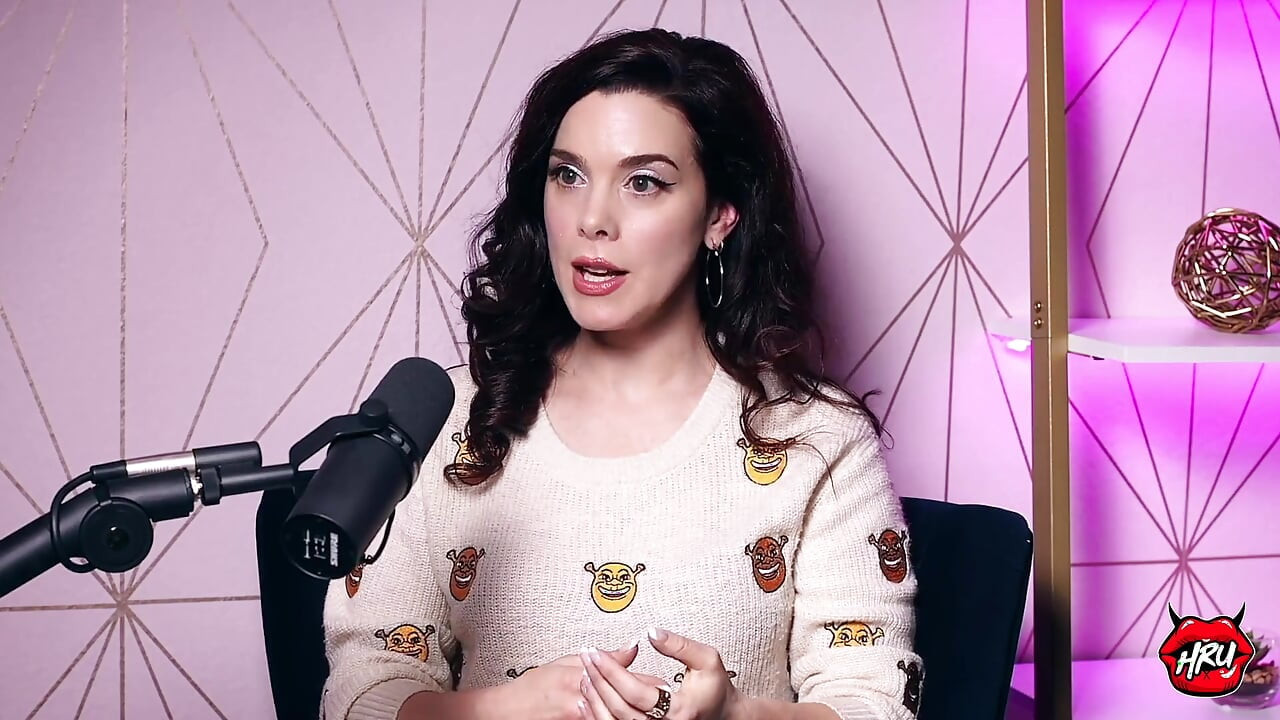 Nicole Vaunt on Art, filme pentru adulți & mitul dimensiunii