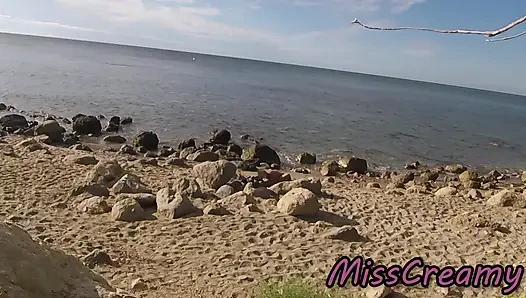 Fremde Erwischten Meine Frau, Wie Sie Meinen Großen Schwanz an Einem Öffentlichen Fkk-strand Berührt Und Fickte - Echter Amateur