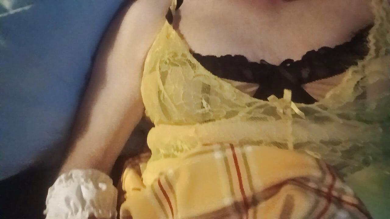 Yellow panties turn me on. It's HARD not to play