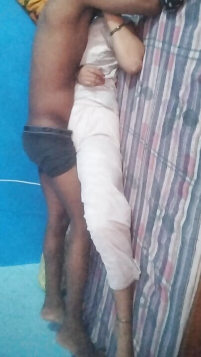 When the brother-in-law entered the house, he saw that his sister-in-law was alone. Seeing her alone, he fucked her.