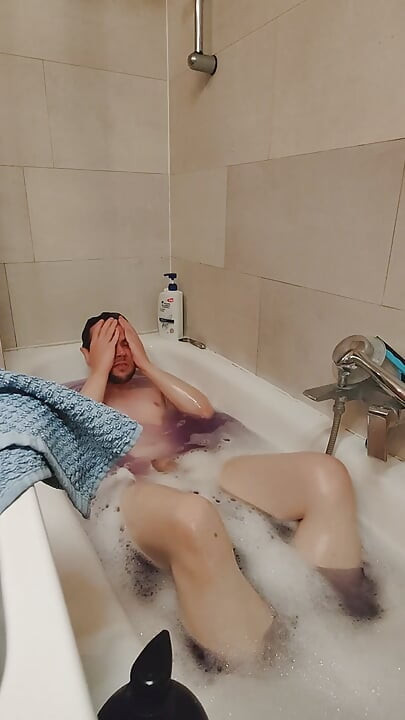 Shaving my body and teasing you a bit