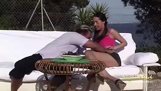 Teen braucht die volle Ladung