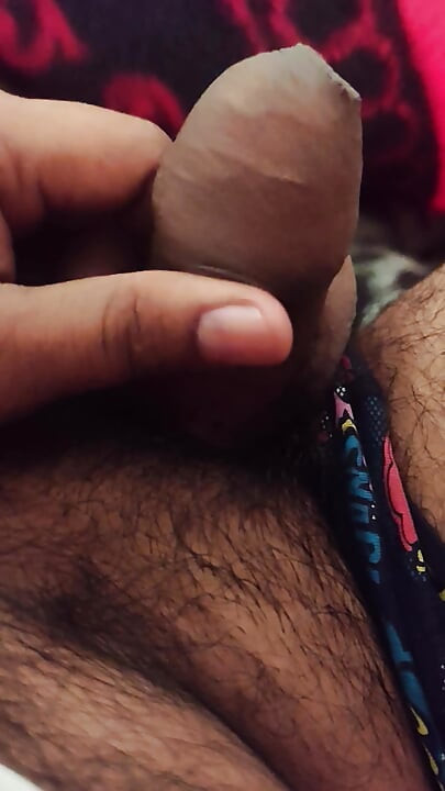 Ladka apna dikha rha hai kee kaise krna hai sex