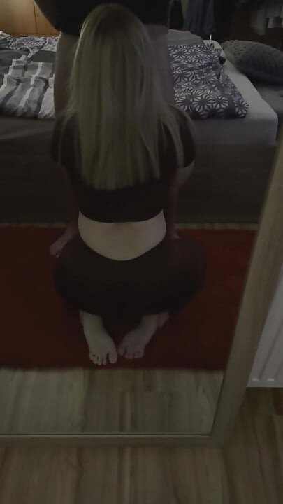 Fitness girl chupa treinador que goza na bunda dela