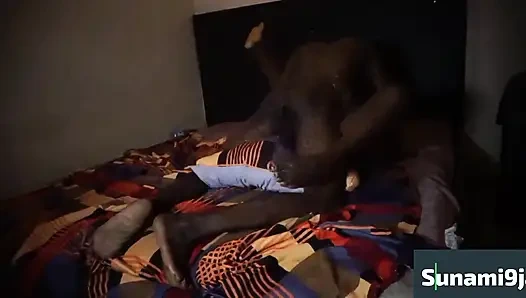 Uzun yarağın üzerinde çığlık attı