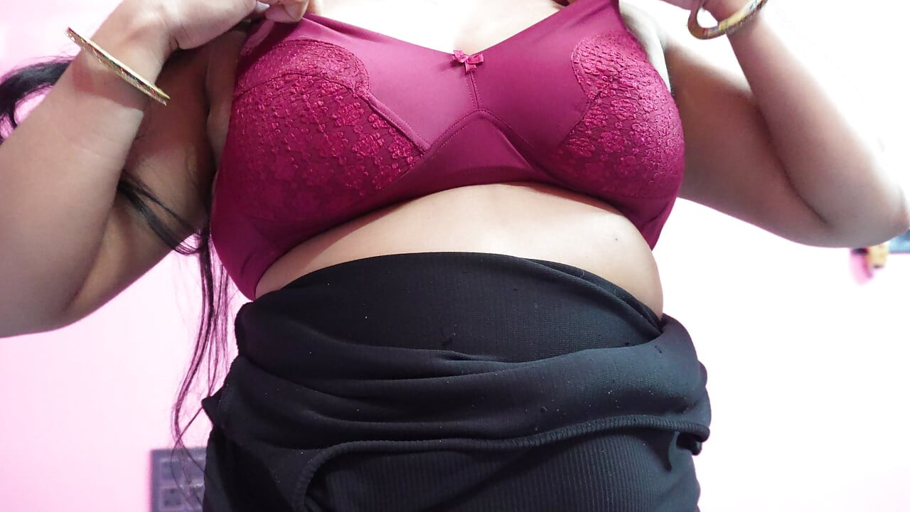 Boss Sex the Employee, if the Boss's Wife Was Not on the Phone Then the Girl Employee Fulfilled the Boss's Wish, Hindi Audio