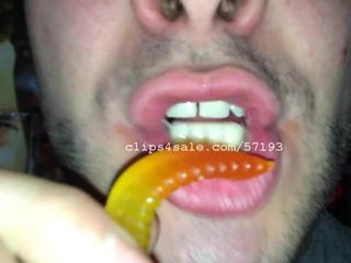 Vore fetish - James mangia video di vermi gommosi 1