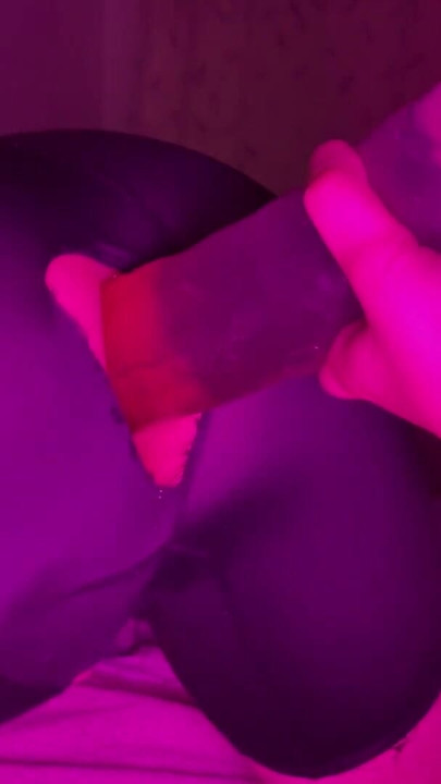 Büyük Dildo Erkeğin Kıçını Sikiyor | Clip 1