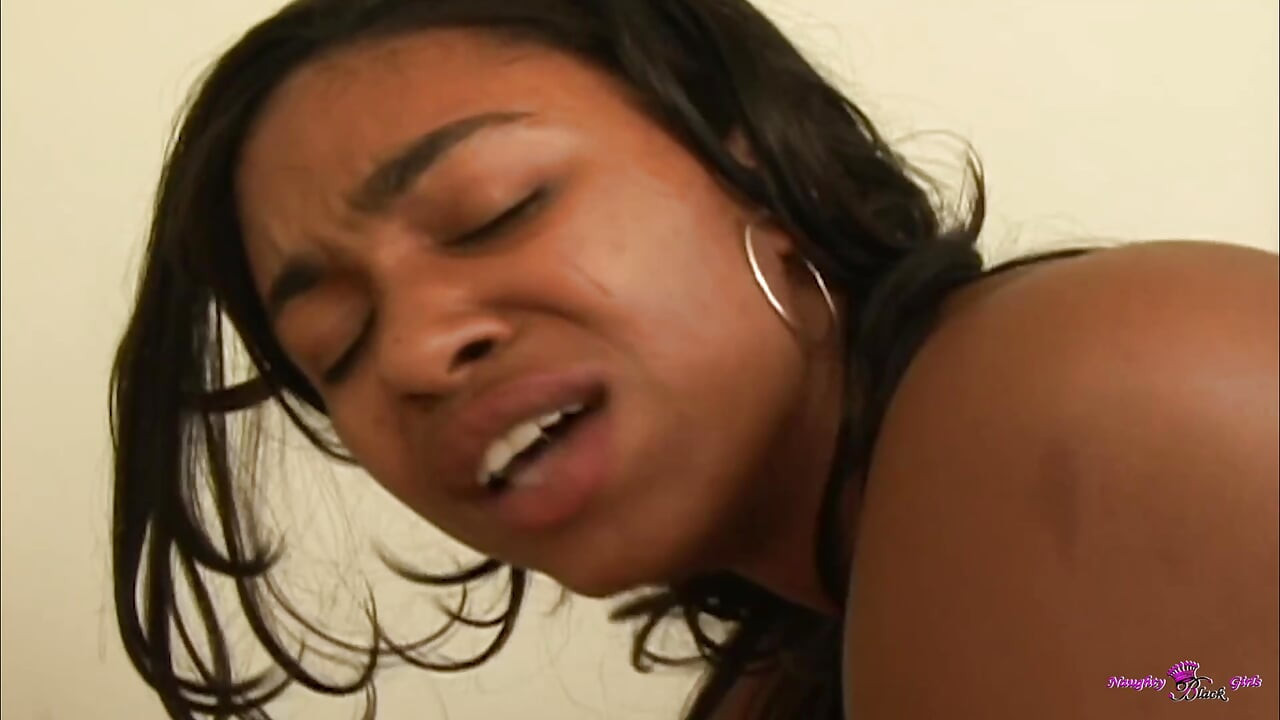 Skinny Lisa Strokes Bounces Her Big Ass and Gets Her Pussy Fucked by a BBC.