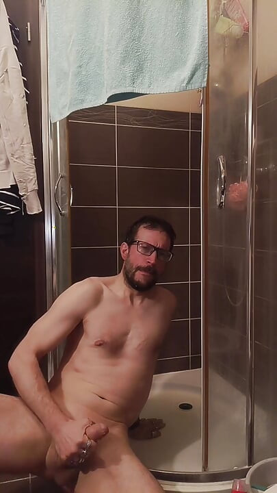 Jerking off a Cock in the Shower