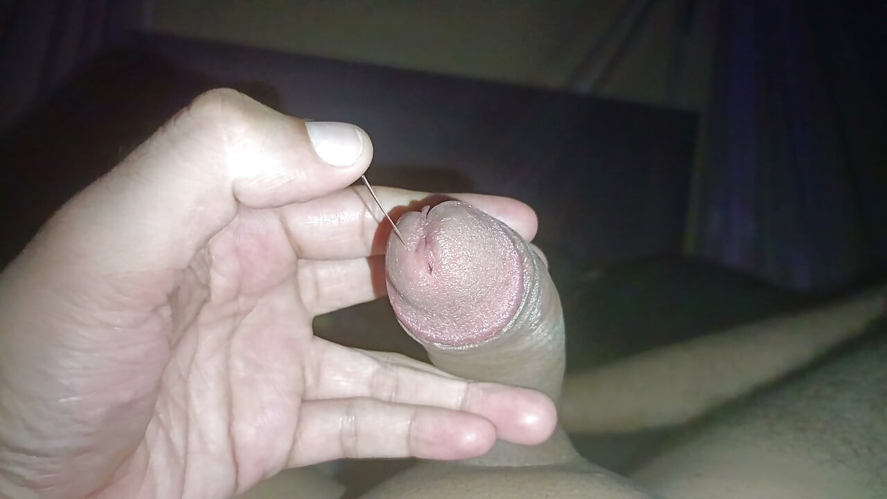 밤에 자위하는 발정난 소년